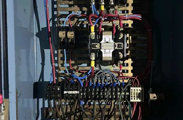 Tableau électrique — chantier de remise aux normes par Yannick (7)